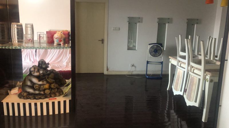 上海市宝山区高境一村205栋5F 