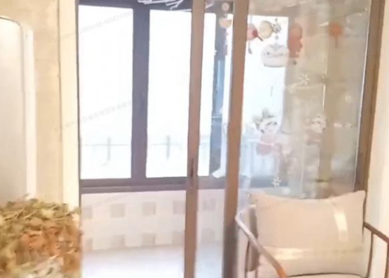 上海市静安区中海万锦城三期8栋5F及地下1F车位 