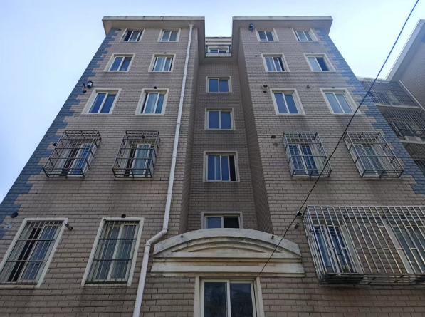 上海市宝山区金星绿苑20栋1F 