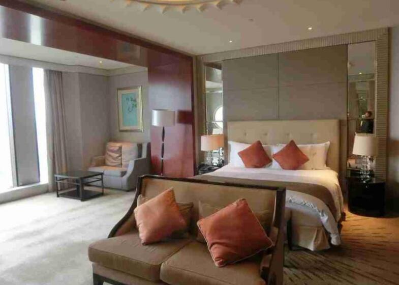 上海市杨浦区中谷小南国花园酒店佳木斯路779栋 