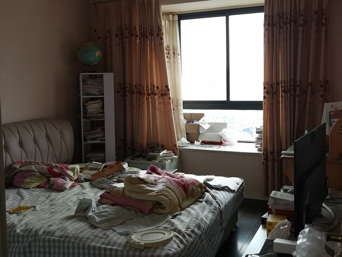 上海市普陀区中远两湾城241栋18F 