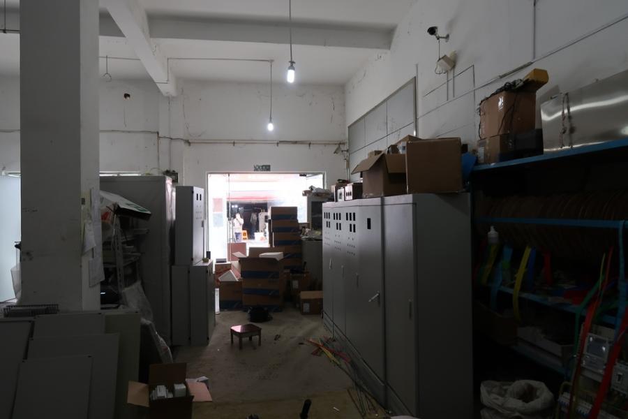 上海市浦东新区两港装饰材料城南六公路701弄3支弄1229、1230、1241、1242栋 