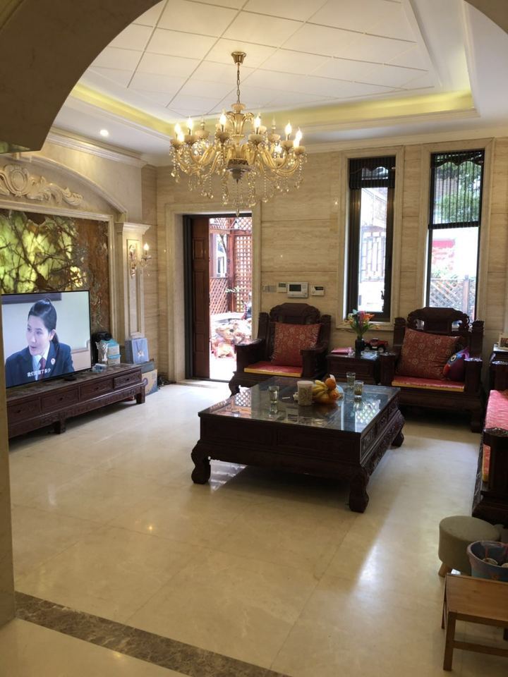 上海市嘉定区嘉宝紫提湾108栋1-3F 