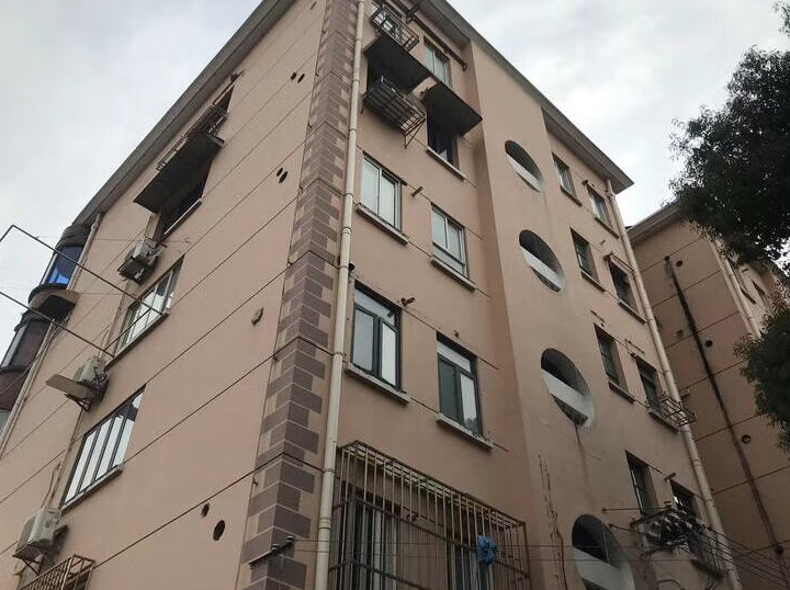 上海市浦东新区海阳一村10栋4F 