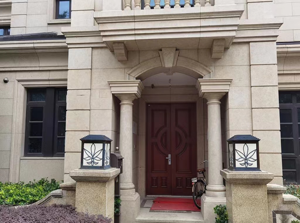 上海市浦东新区大华伊斐墅23栋1-2F 