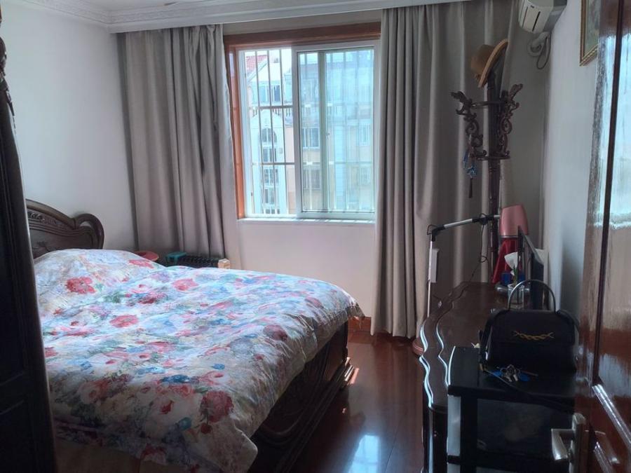 上海市闵行区申莘三村82栋6F 