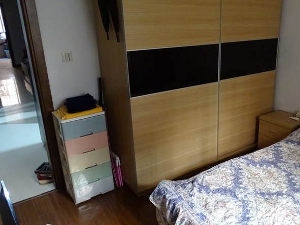 上海市浦东新区思浦小区8栋1F 