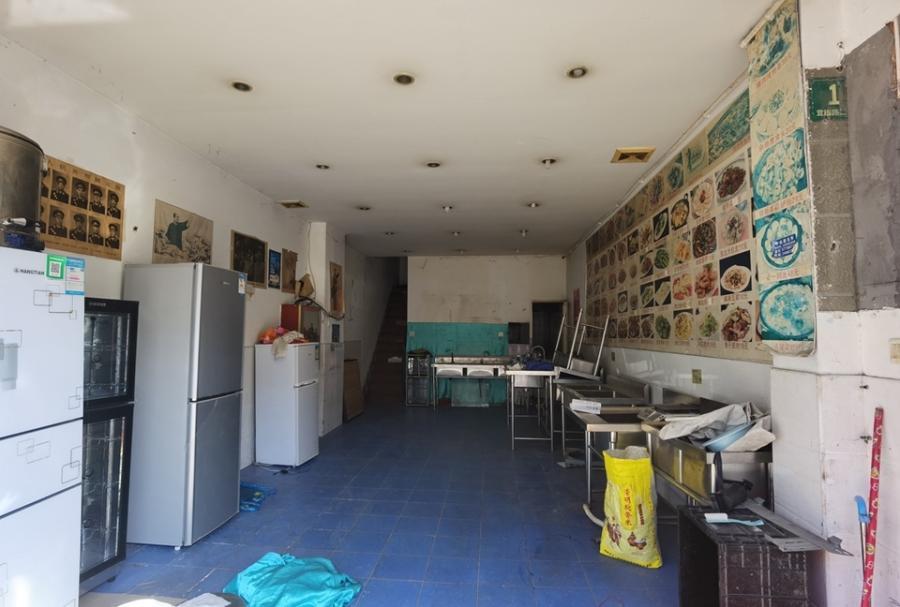 上海市松江区中山广场茸梅路290弄17栋 