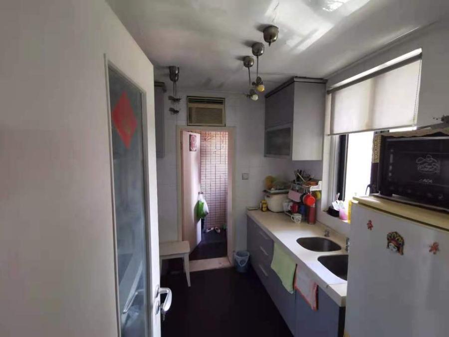 上海市徐汇区东方巴黎霞飞苑555栋4F 