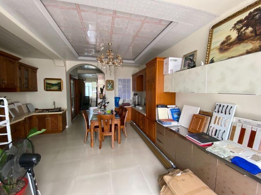 上海市松江区方舟休闲广场荣乐中路30弄8栋 