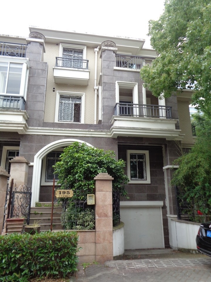 上海市宝山区水岸蓝桥145栋1-3F 