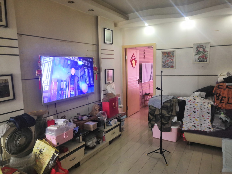 上海市普陀区石榴苑184栋6F 