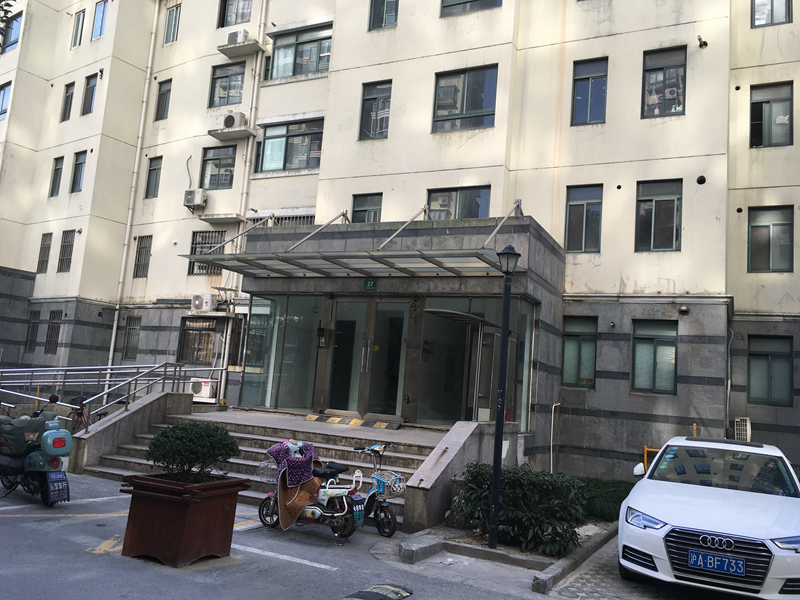 上海市松江区松云水苑27栋2F 