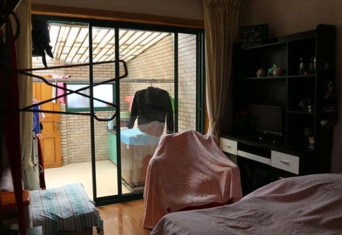 上海市静安区彭五小区377栋1F 