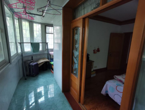 上海市奉贤区曙光小区415栋1F 