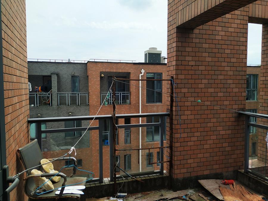 上海市青浦区夏阳金城重固镇111栋 