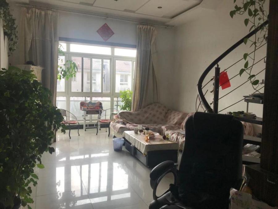 上海市嘉定区润渡佳苑10栋6F 