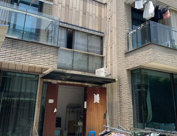 上海市嘉定区白金院邸南翔镇106栋 