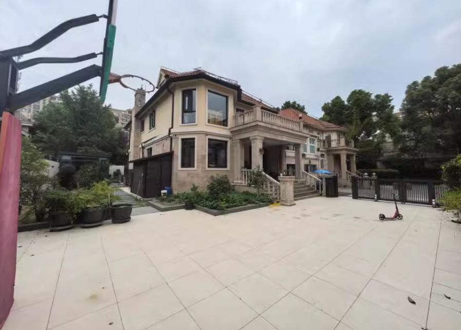 上海市闵行区东苑古龙尚居46栋 