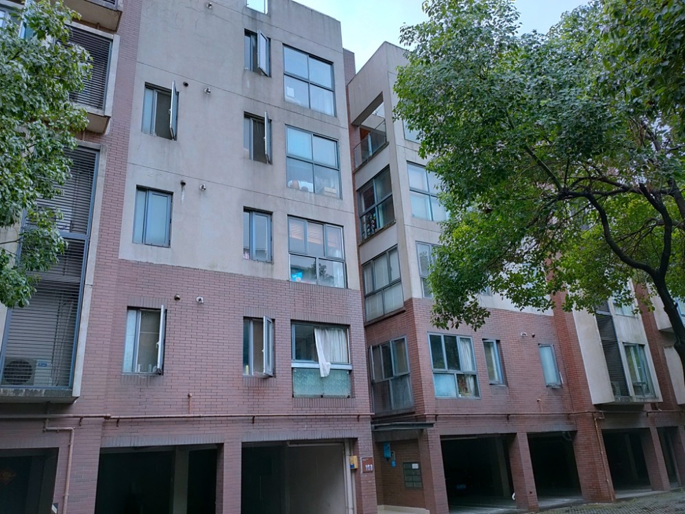 上海市嘉定区布鲁斯郡118栋4F 