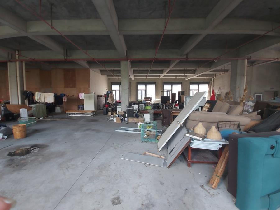 上海市浦东新区咸塘小镇商业步行街航头镇200栋 