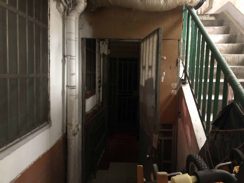 上海市浦东新区港机新村16栋1F 