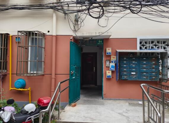 上海市徐汇区东湾小区94栋4F 