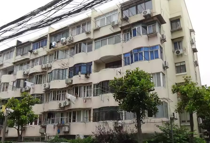 上海市徐汇区梅陇九村125栋4F 