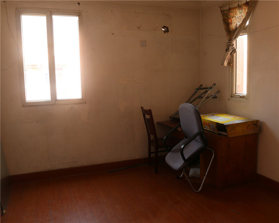 上海市宝山区泗塘一村108栋4F 