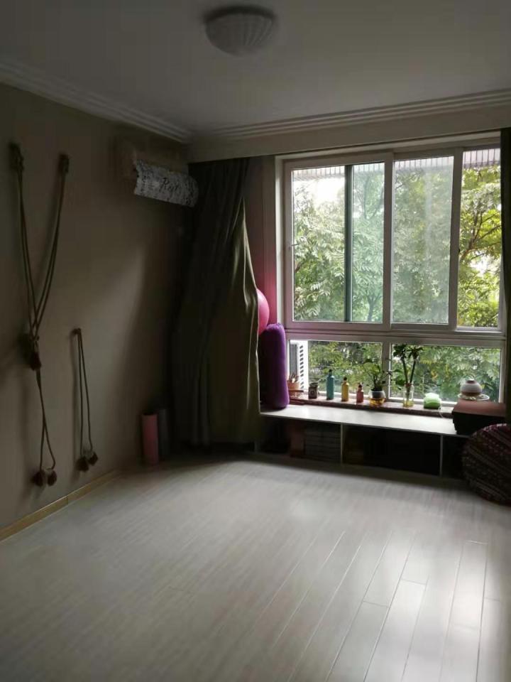 上海市浦东新区陆家嘴花园2栋2F 