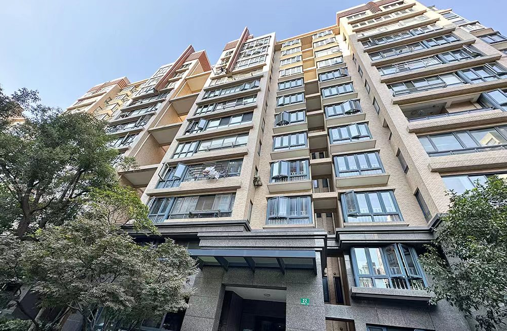 上海市长宁区天山怡景苑22栋11F及地下车位 