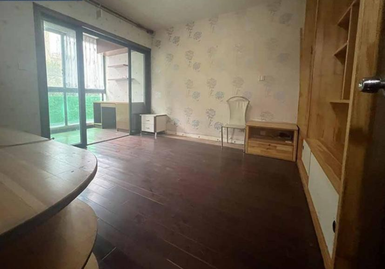 上海市闵行区龙柏香榭苑26栋1F 