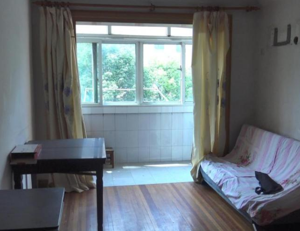 上海市宝山区月浦七村42栋3F 