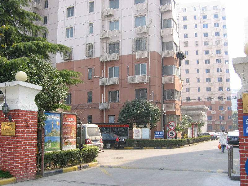 上海市闵行区华菁公寓4栋12F 