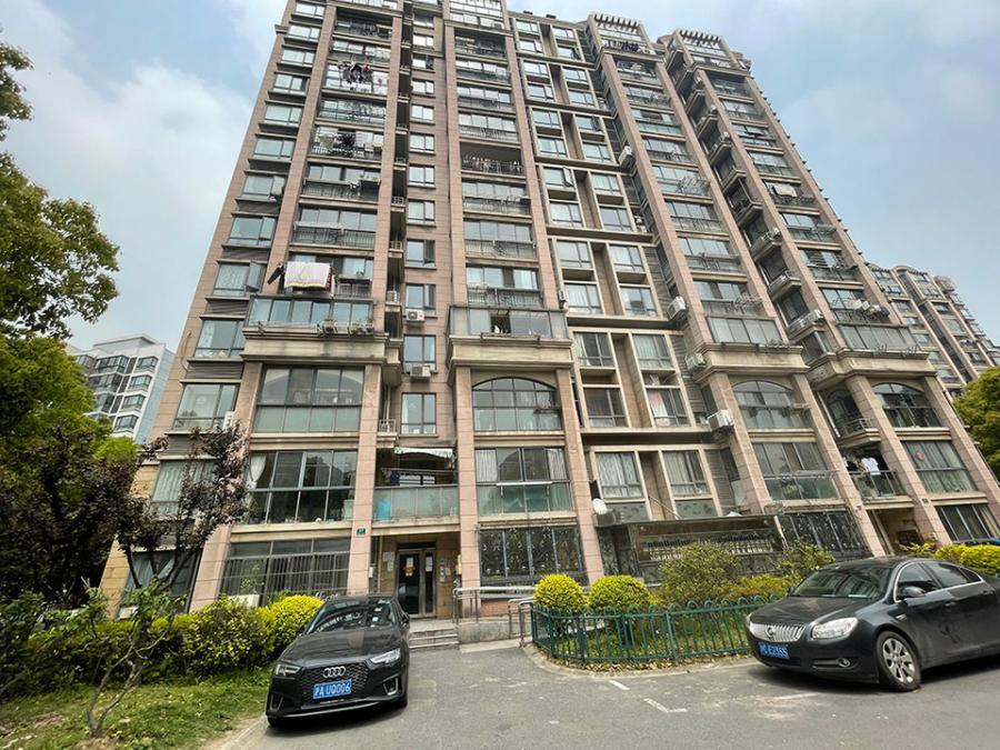 上海市宝山区保集欧郡27栋1F 