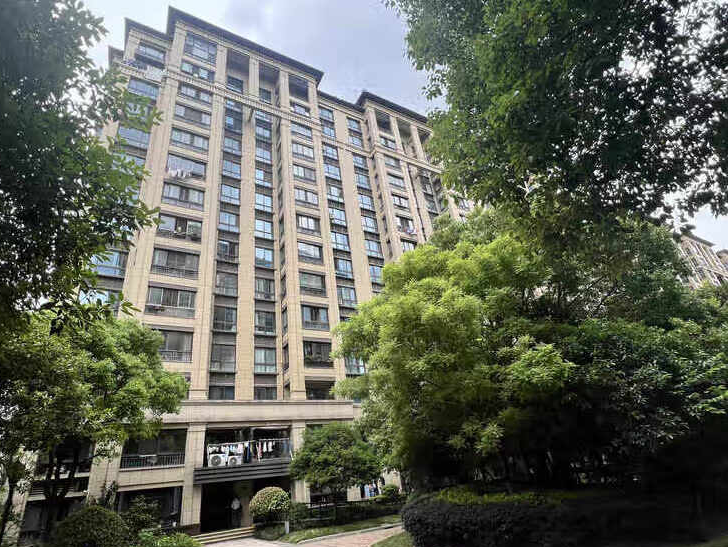 上海市宝山区保利叶之林24栋10F 