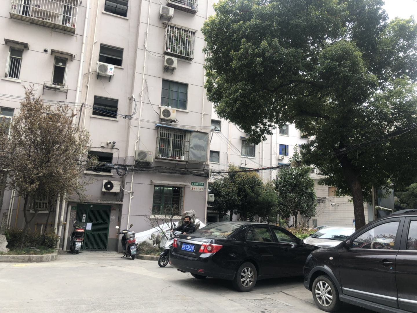 上海市普陀区石泉苑10栋3F 