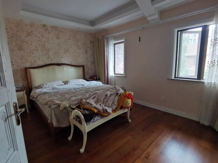 上海市松江区保利十二橡树庄园250栋 