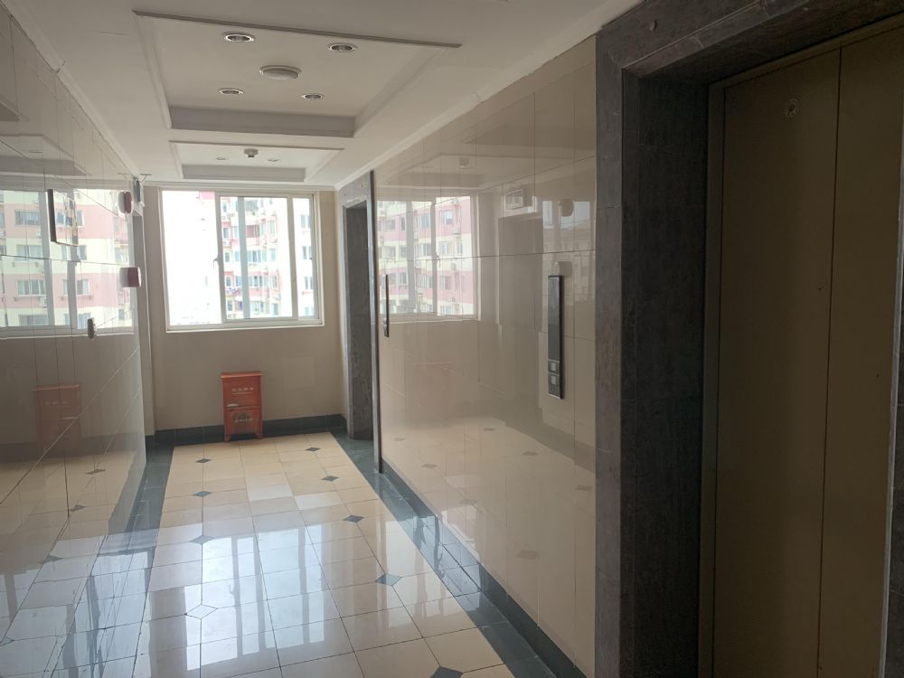 上海市黄浦区园景苑4栋30F 