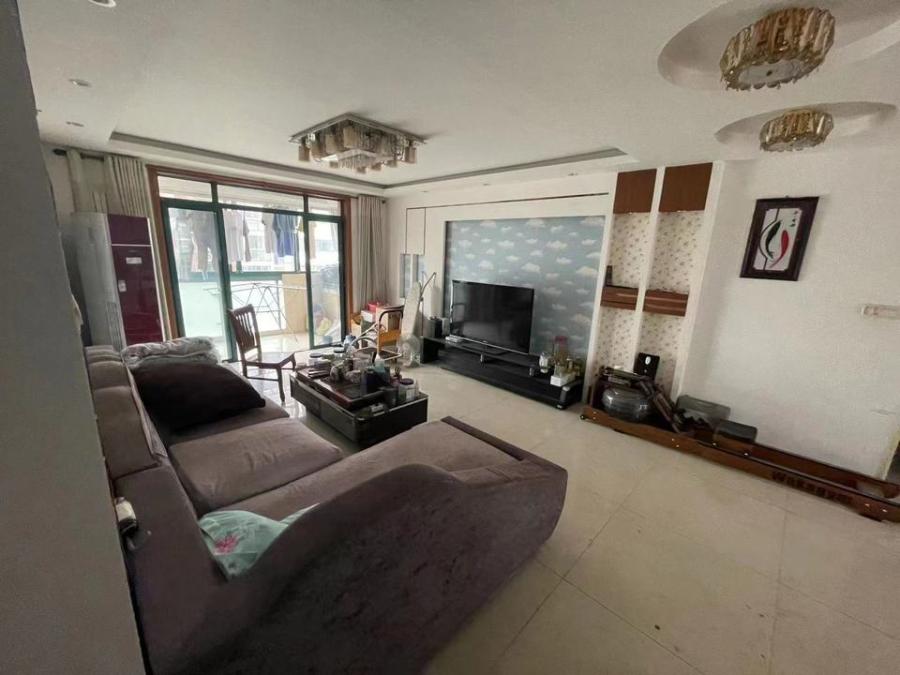 上海市松江区森活乐莫苑84栋6F 