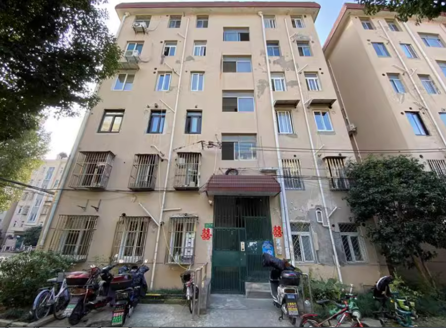 上海市闵行区新华小区117栋6F 