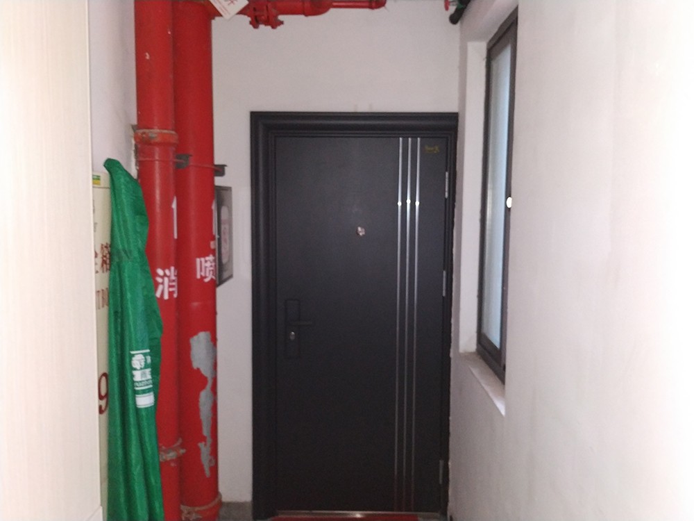 上海市虹口区12号小区12栋14F 