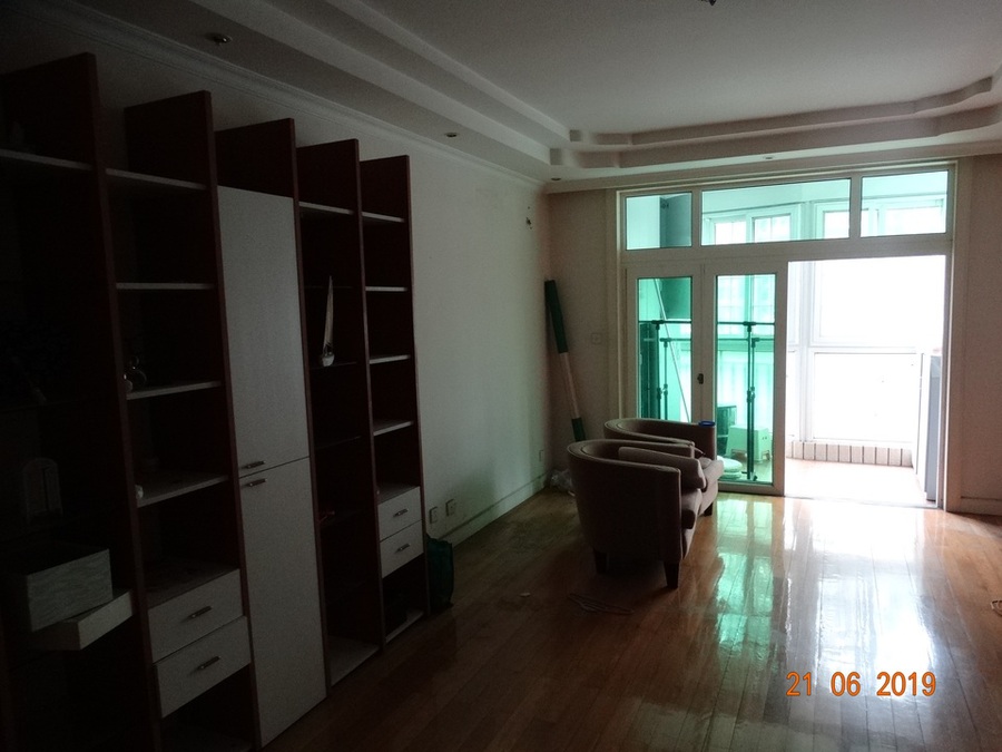 上海市虹口区秀苑小区4栋2F 