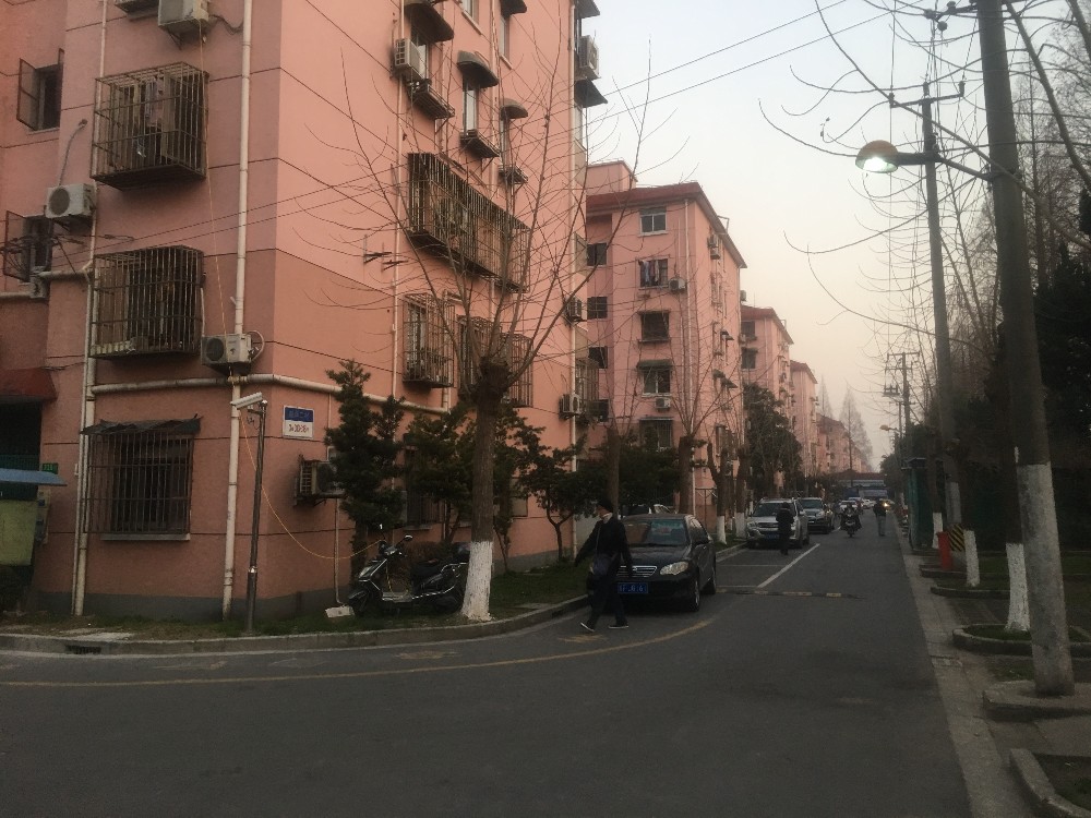 上海市闵行区航华二村314栋1F 