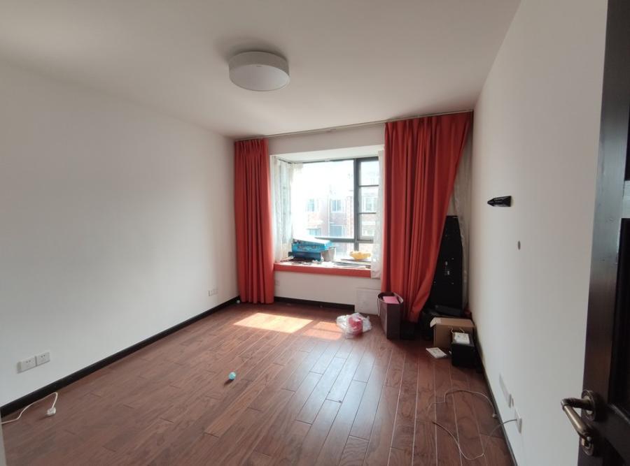 上海市宝山区远景佳苑二期5栋6F 