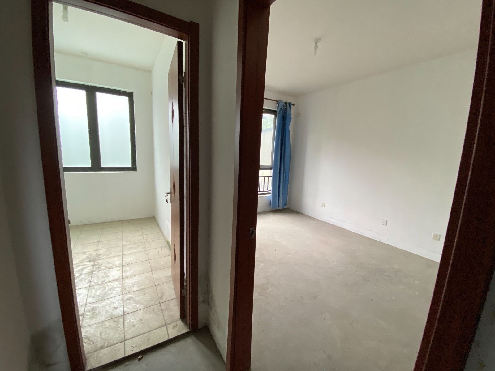 上海市浦东新区绿地上河院50栋 