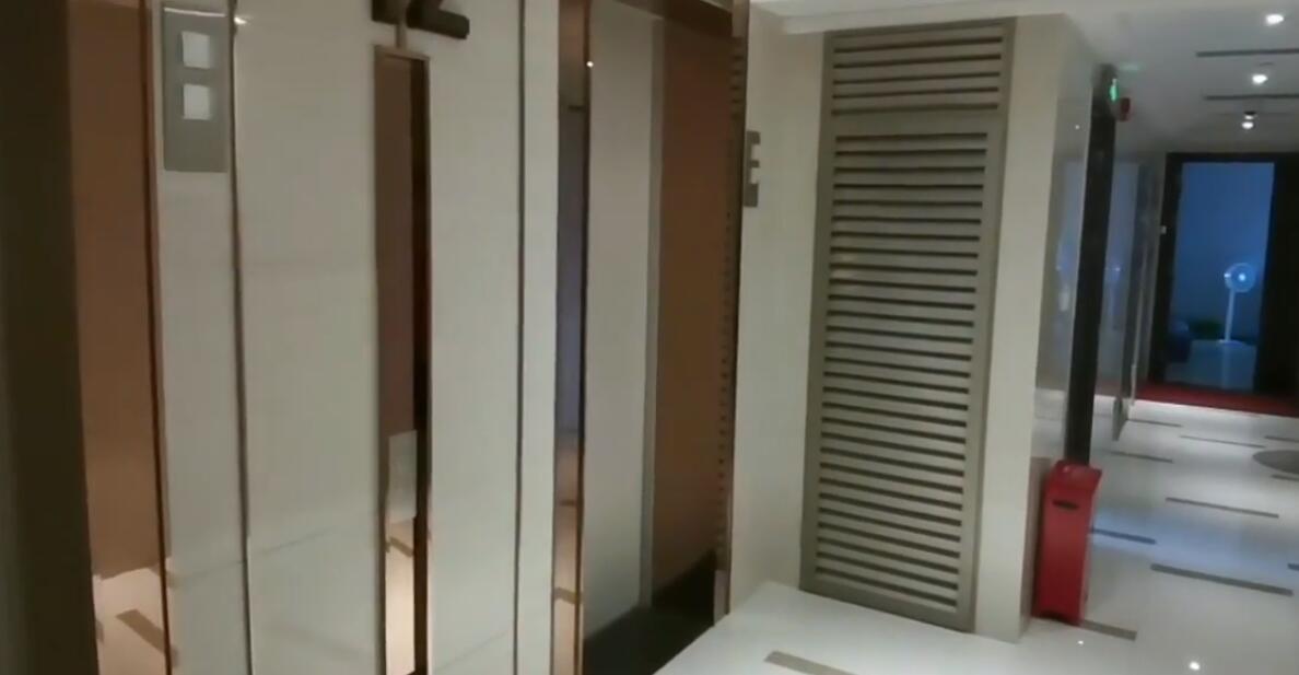 上海市黄浦区融创滨江壹号公馆737栋12F 