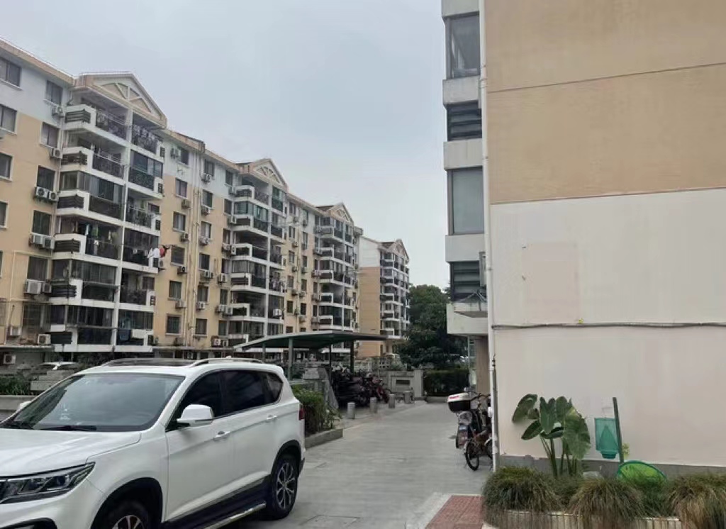 上海市青浦区新青浦花苑31栋1F 