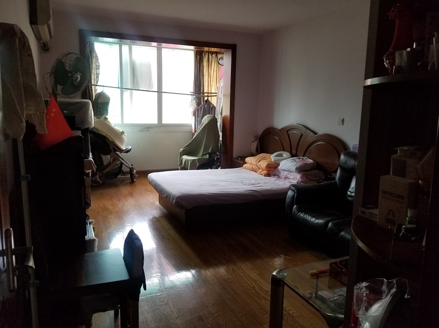 上海市徐汇区俞一小区62栋5F 