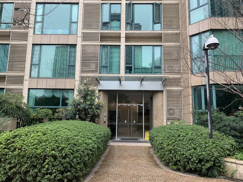 上海市徐汇区东方曼哈顿尚东区6栋1F 